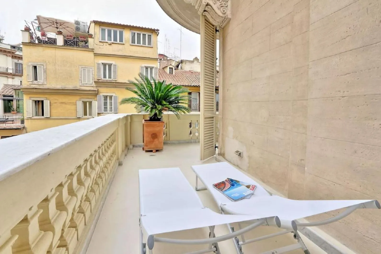 Rosella Fontana Di Trevi Villa Rome Holiday home
