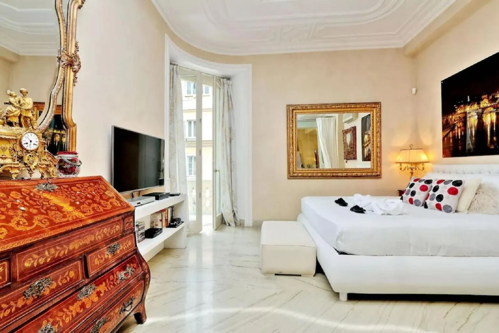 Rosella Fontana Di Trevi Villa Rome Holiday home